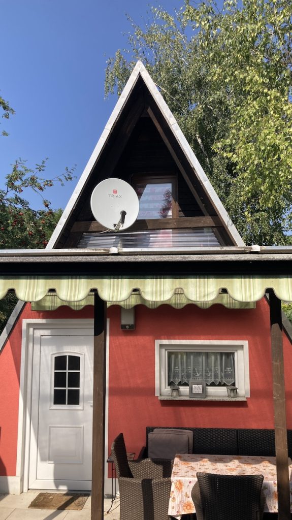 Rückansicht der Finnhütte