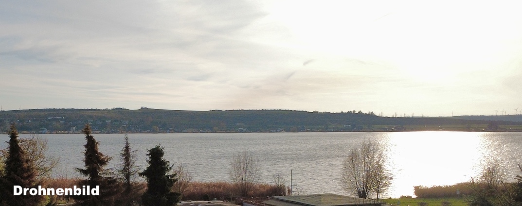 Blick auf den Süßen See Drohnenbild vom Bungalow aus